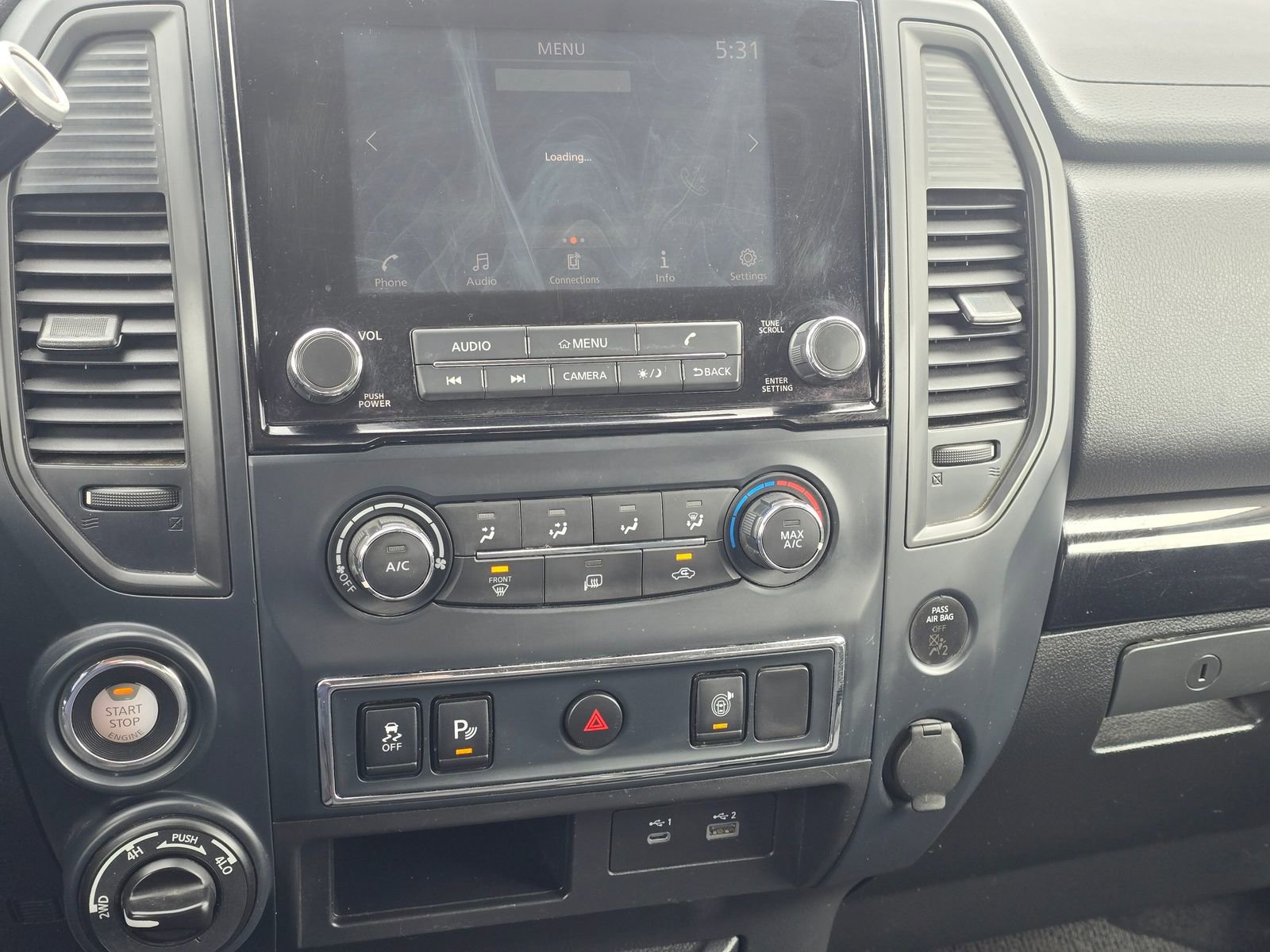 Used 2022 Nissan Titan SV AWD/4WD image 24