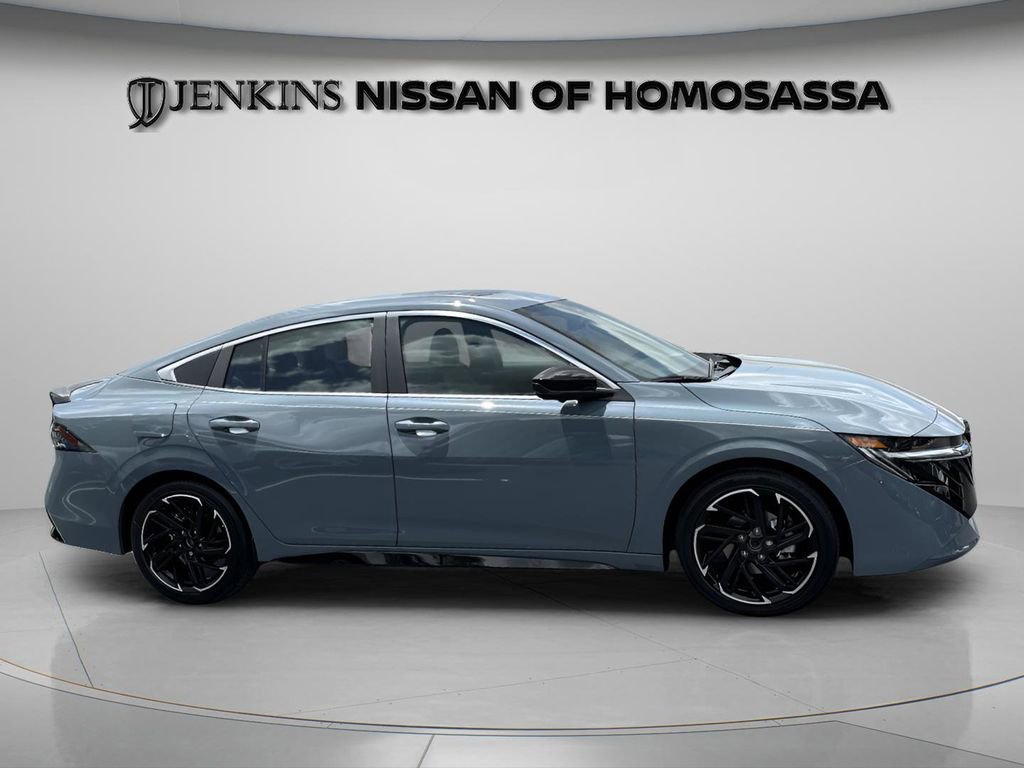 New 2026 Nissan Sentra SR w/ SR Premium Package FWD image 2