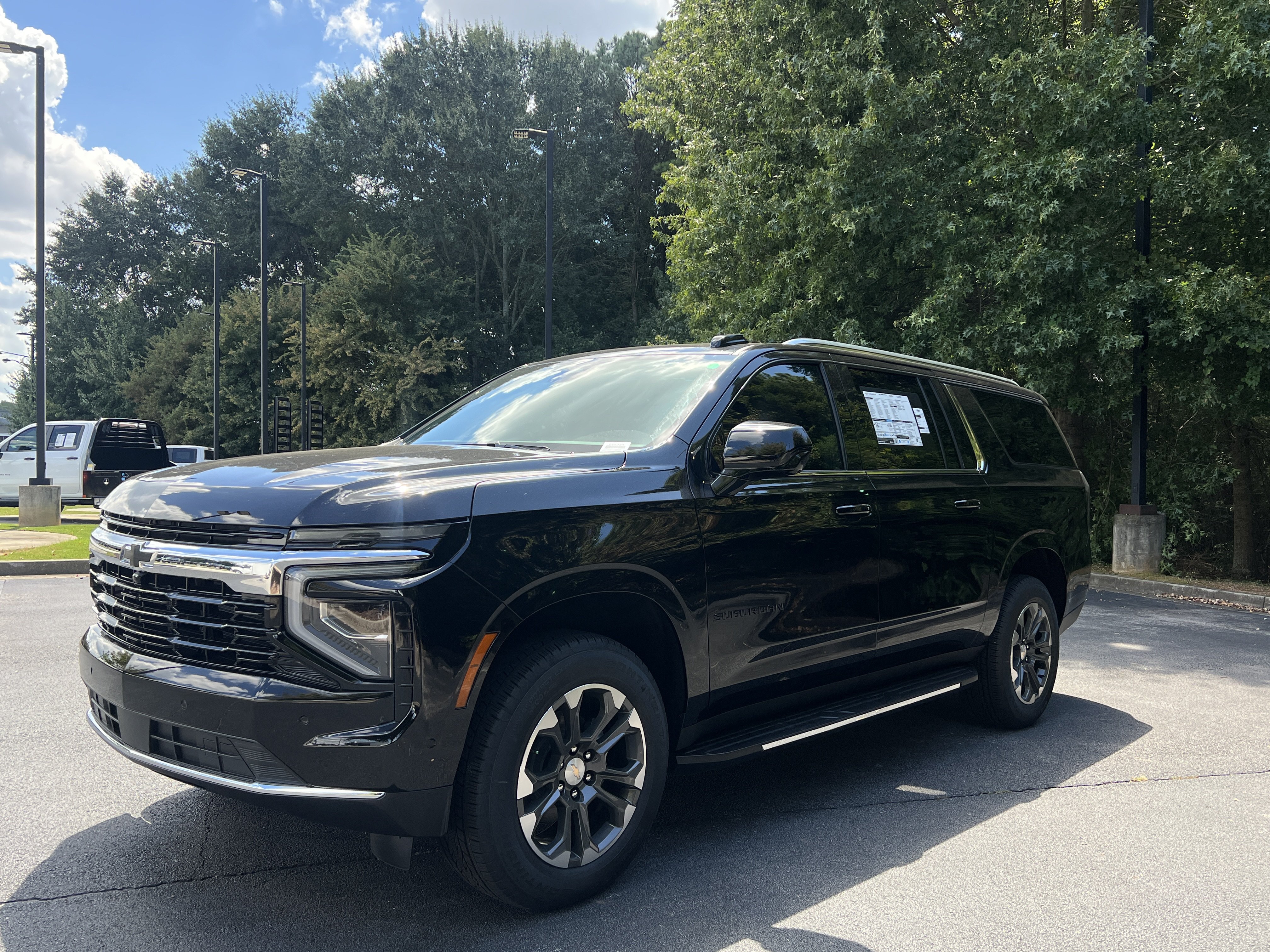 New 2026 Chevrolet Suburban LS w/ LPO, Dark Essentials Package AWD/4WD image 5
