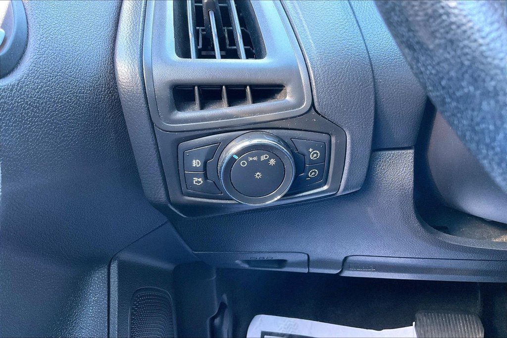 Used 2013 Ford Focus SE FWD image 32