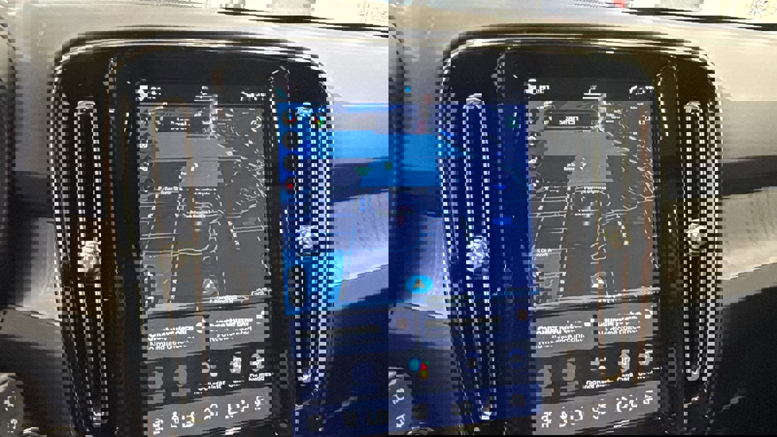 Used 2026 Volvo XC40 B5 Ultra w/ Protection Package Premier image 16