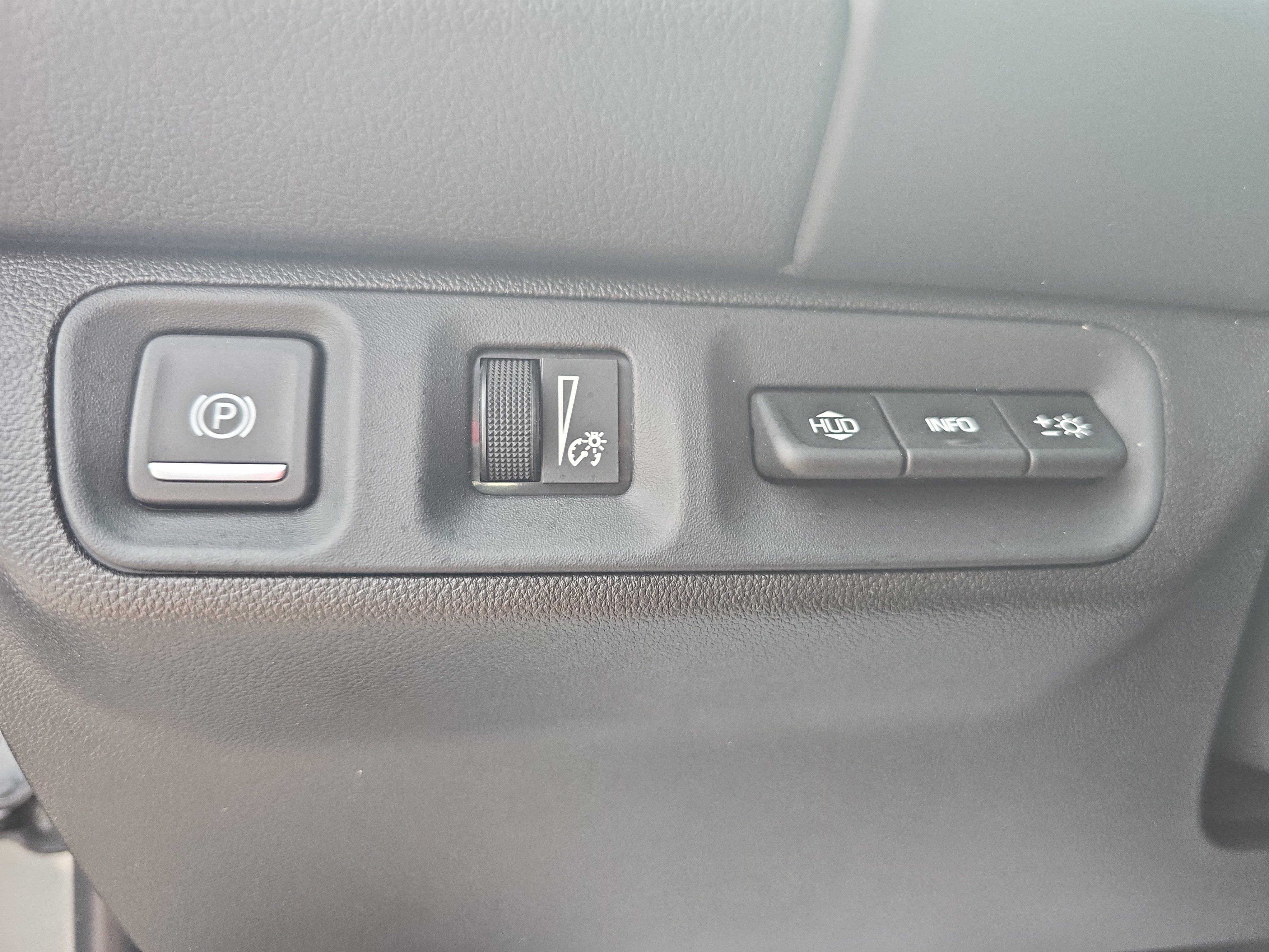Used 2023 GMC Acadia Denali w/ Denali Ultimate Package FWD image 27