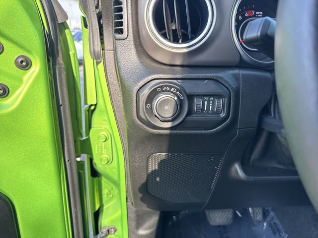 Used 2019 Jeep Wrangler Unlimited Rubicon w/ Dual Top Group AWD/4WD image 24