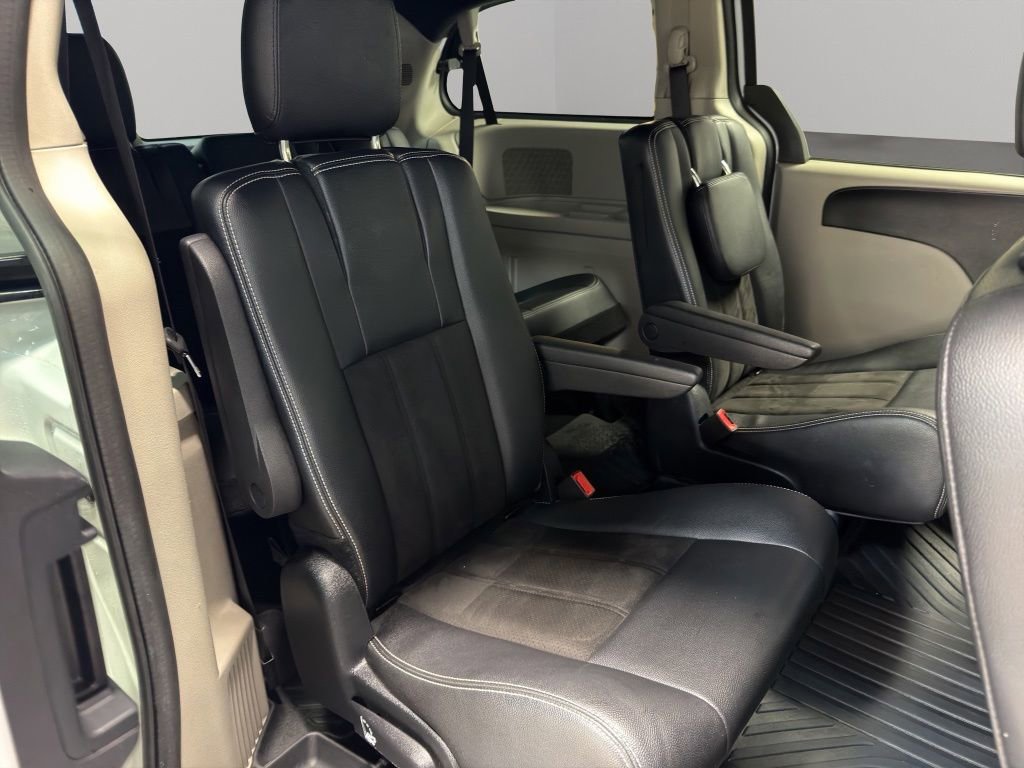 Used 2020 Dodge Grand Caravan SXT FWD image 21