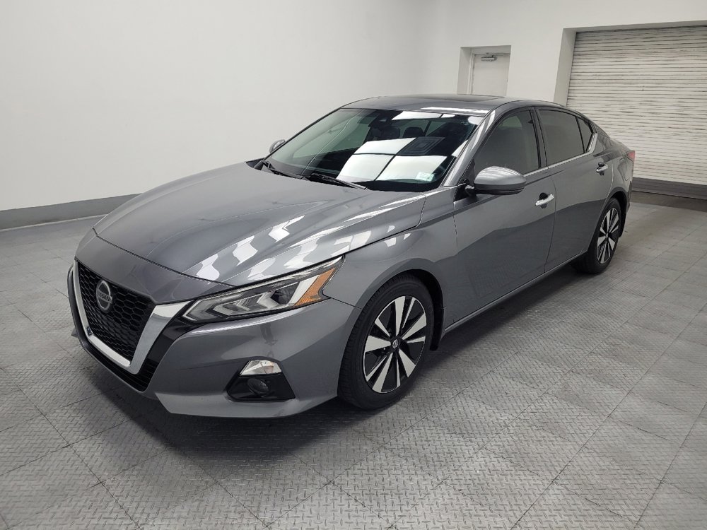 Used 2019 Nissan Altima 2.5 SV FWD image 2