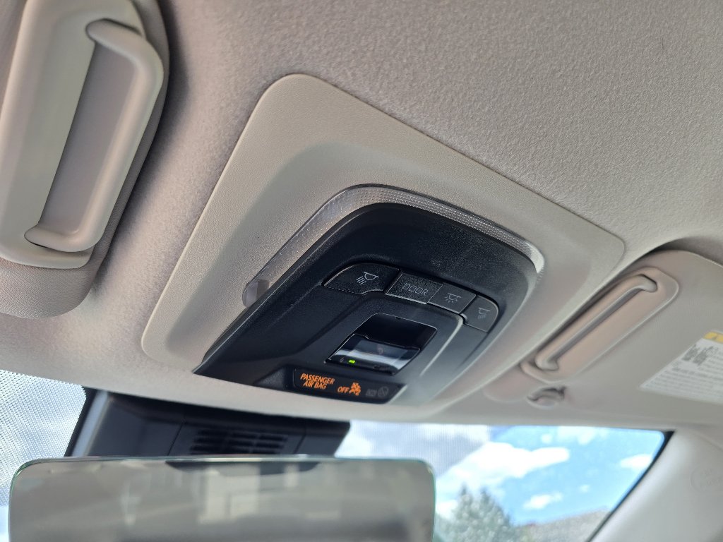 Used 2025 Toyota Corolla LE FWD image 24