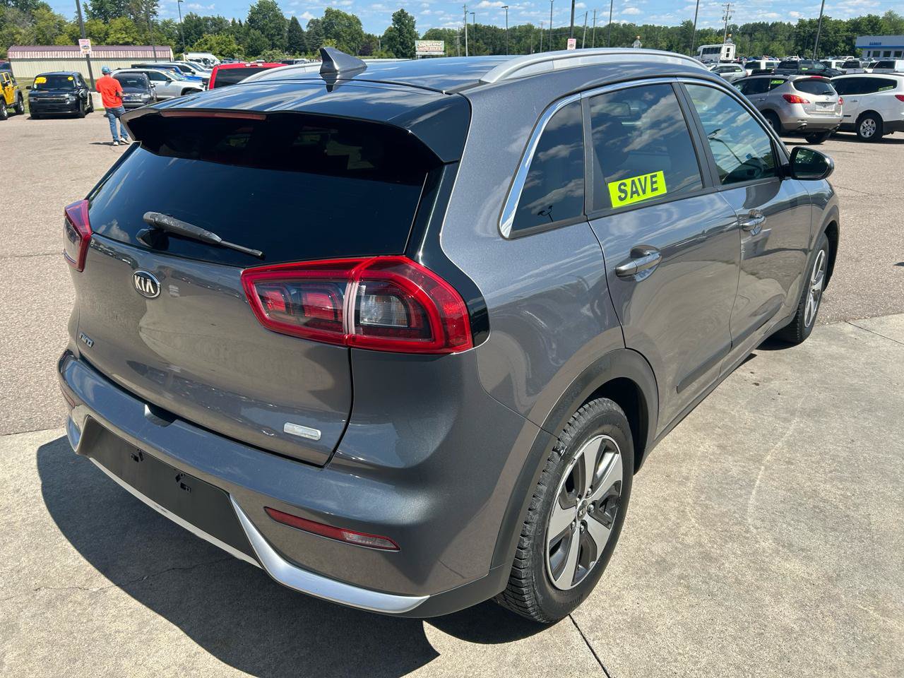 Used 2017 Kia Niro LX FWD image 5