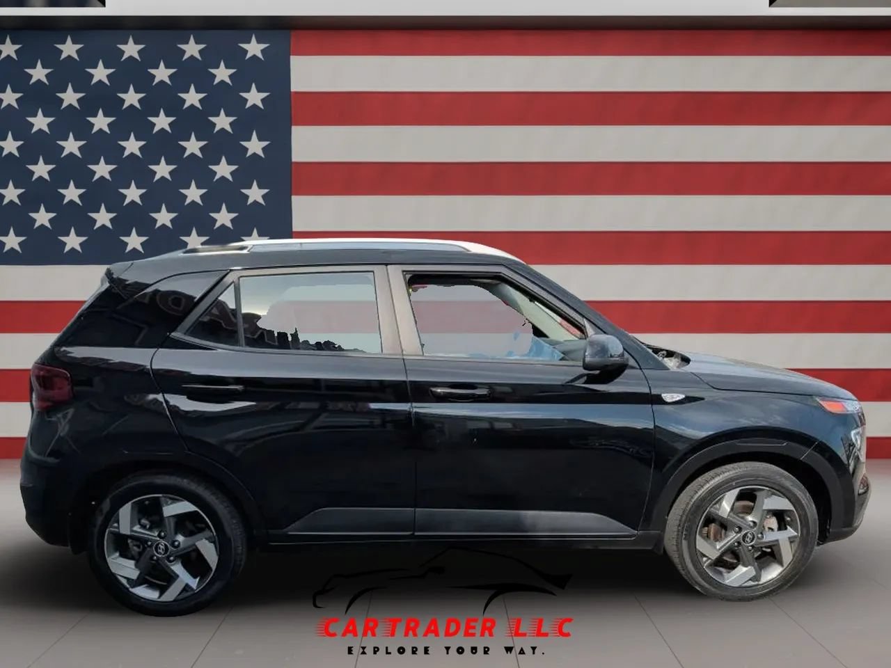 Used 2022 Hyundai Venue SEL FWD image 4