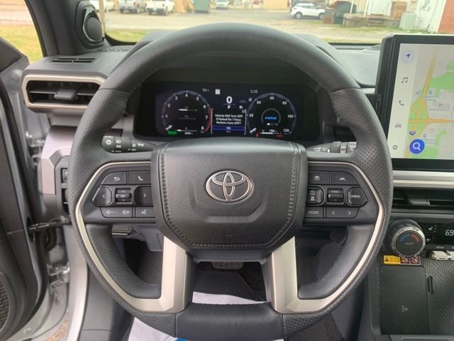 Used 2025 Toyota 4Runner 4WD image 17