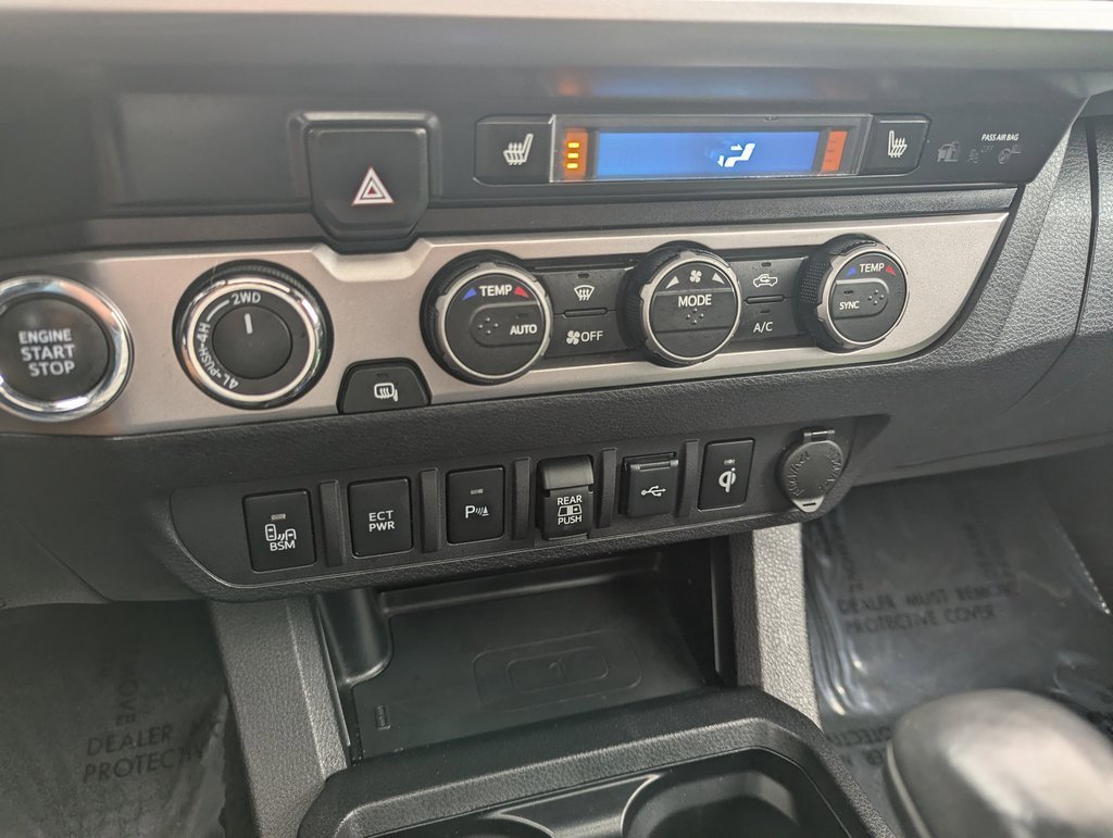 Used 2022 Toyota Tacoma Limited image 21