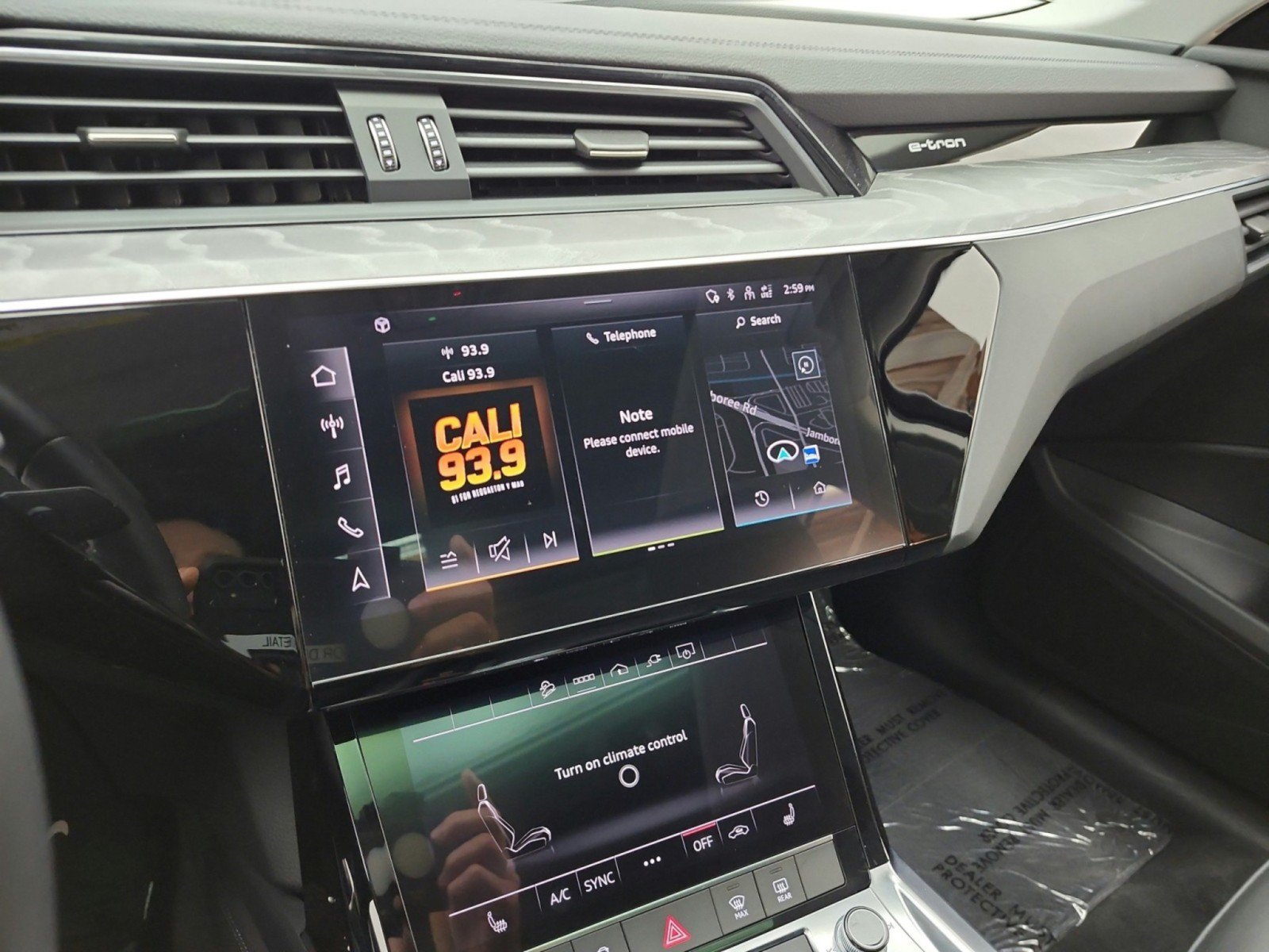 Used 2024 Audi Q8 e-tron Premium AWD/4WD image 10