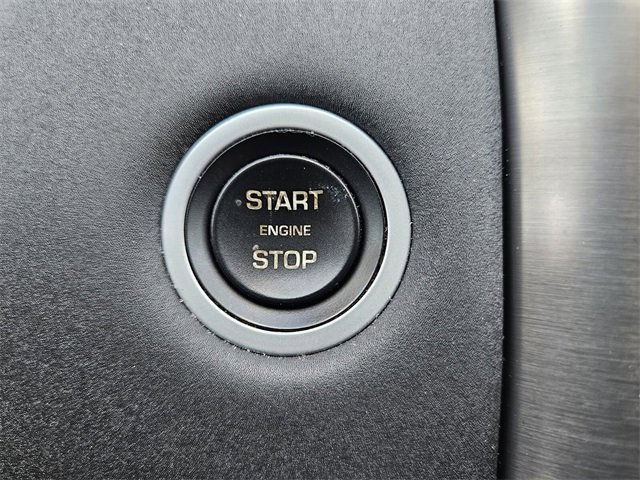 Used 2020 Land Rover Discovery Landmark image 26