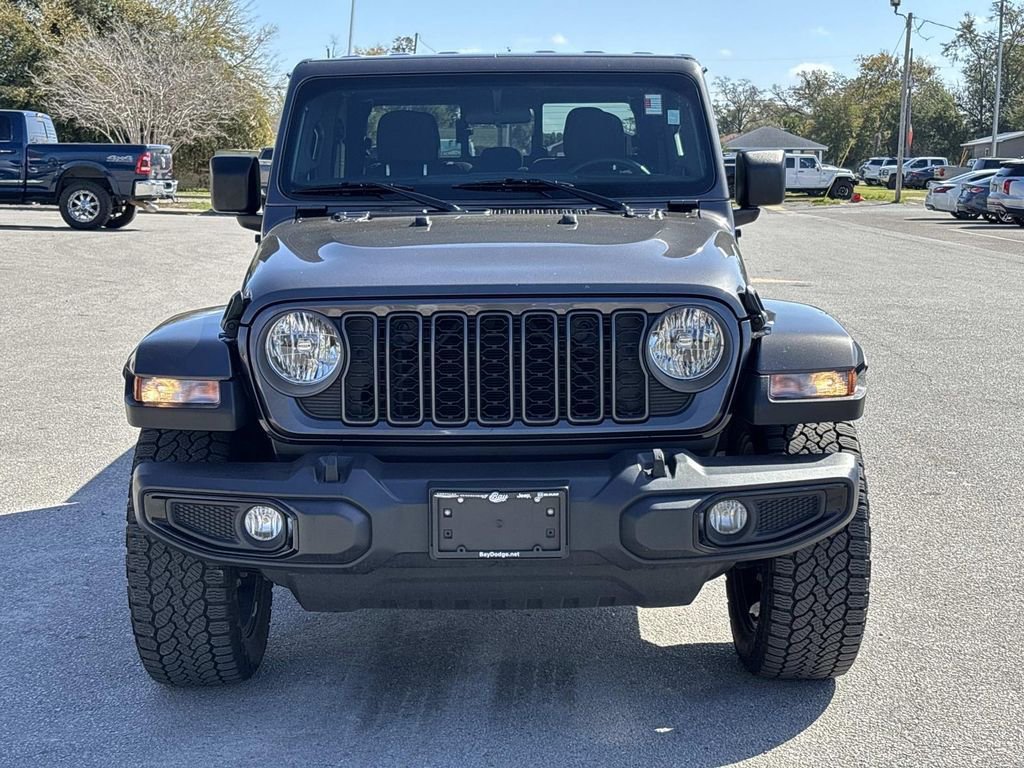 Used 2024 Jeep Gladiator Sport image 8
