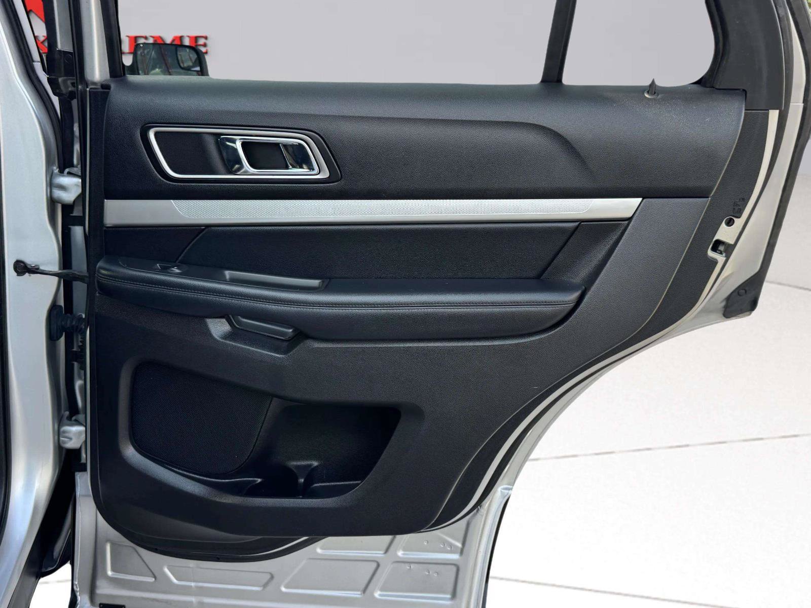 Used 2017 Ford Explorer XLT FWD image 34