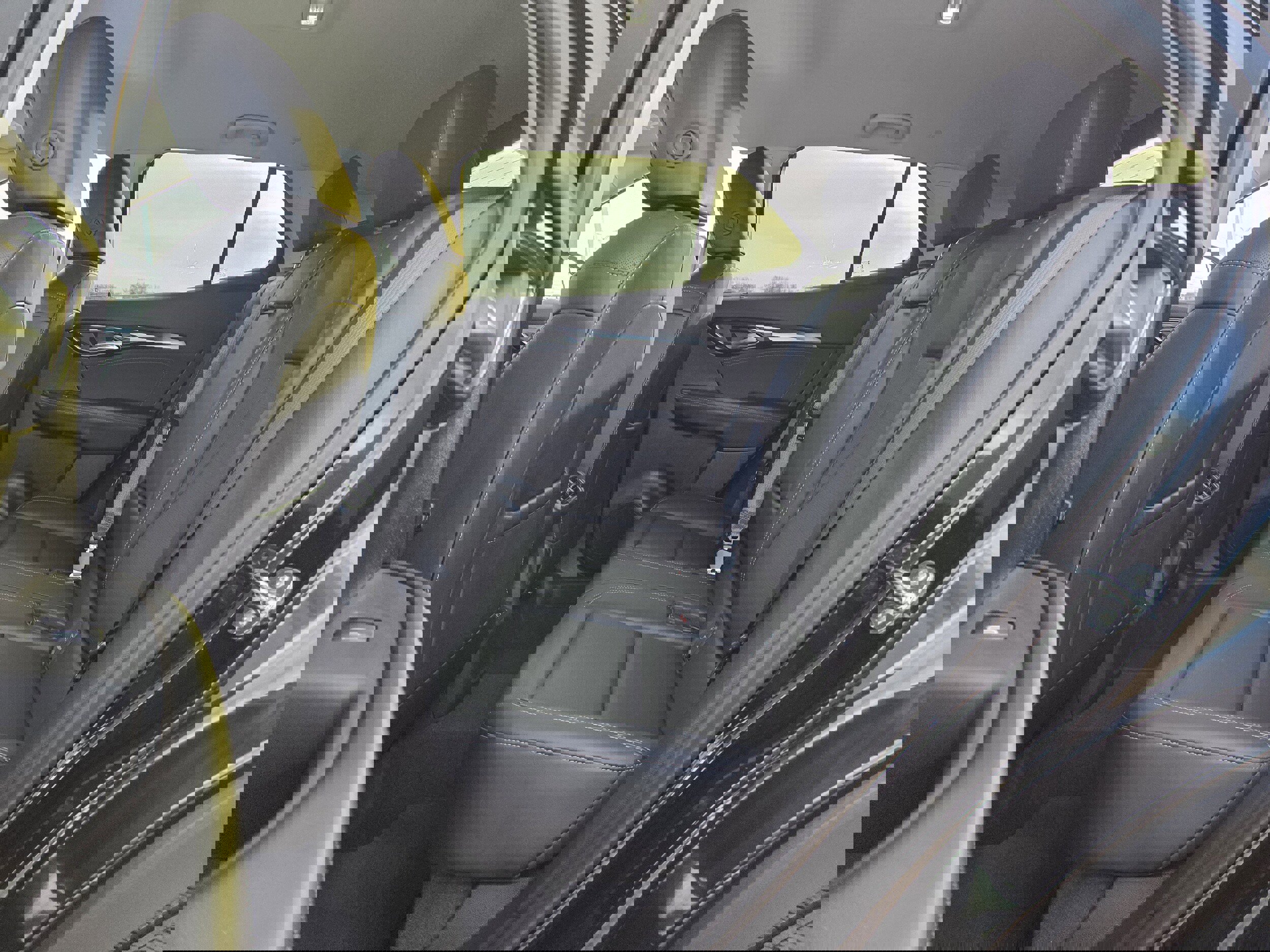 Used 2025 Buick Envision Preferred image 14