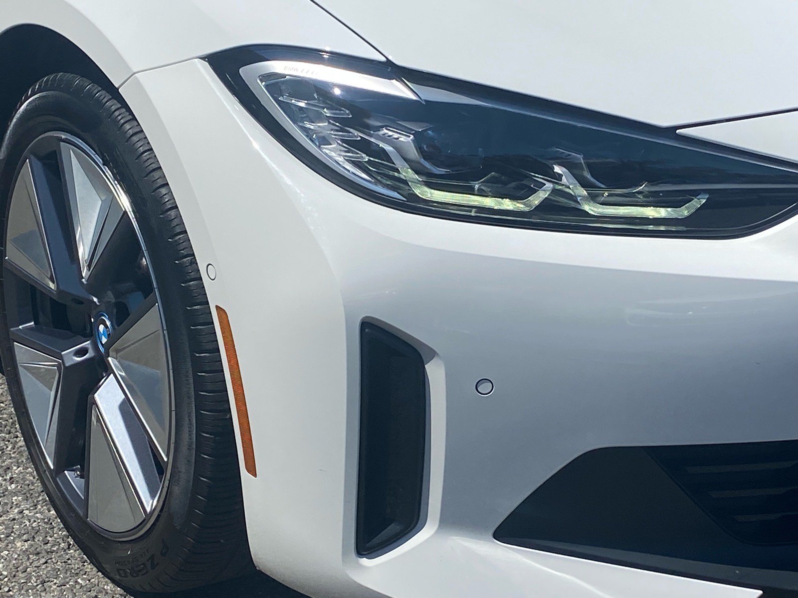 Used 2023 BMW i4 eDrive40 w/ Premium Package RWD image 6