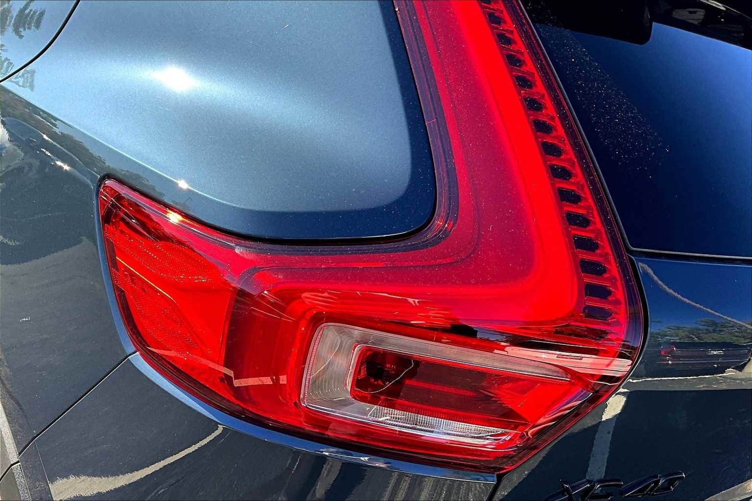 New 2026 Volvo XC40 B5 Ultra w/ Protection Package Premier image 5