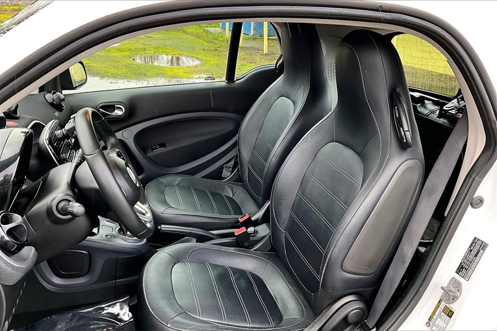 Used 2016 smart fortwo Prime image 8