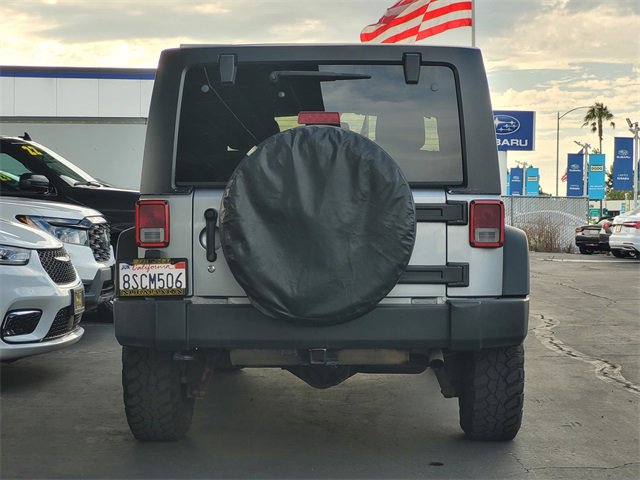 Certified 2015 Jeep Wrangler Unlimited Rubicon w/ Connectivity Group image 5