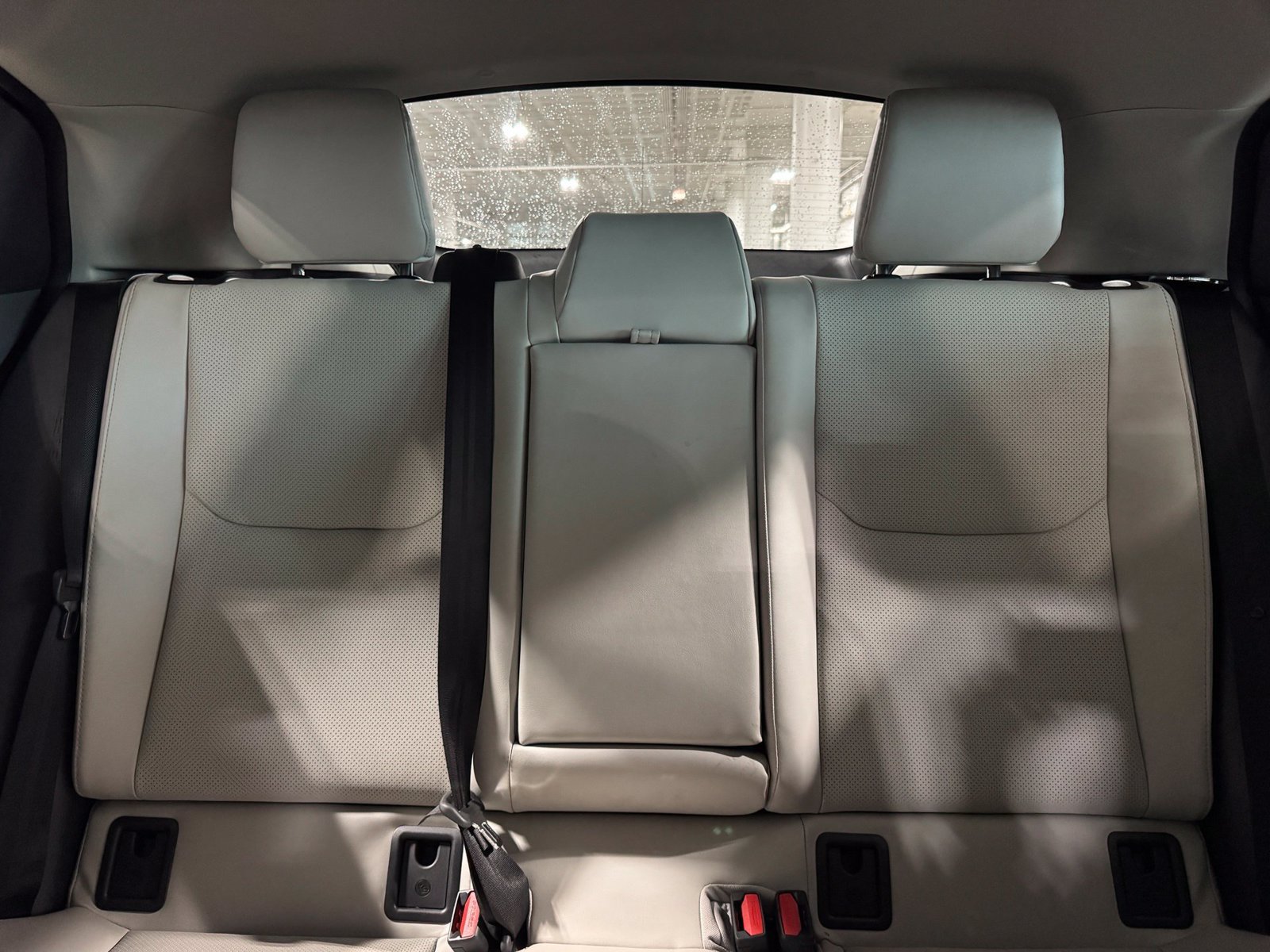 Used 2025 Toyota Prius XLE AWD/4WD image 16