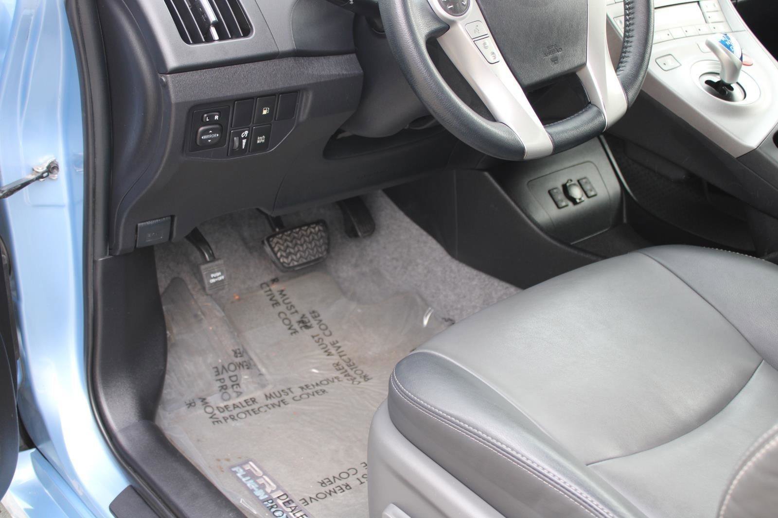 Used 2015 Toyota Prius Prime Advanced image 43