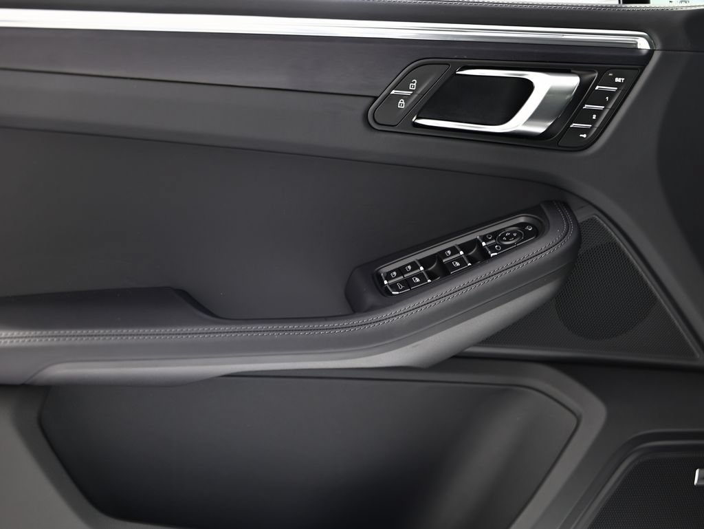 New 2026 Porsche Macan GTS AWD/4WD image 18