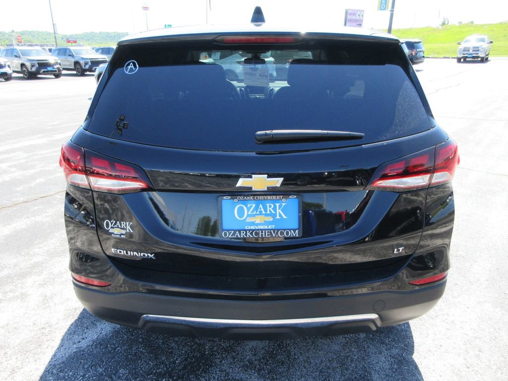 Used 2024 Chevrolet Equinox LT w/ LPO, Floor Liner Package FWD image 4