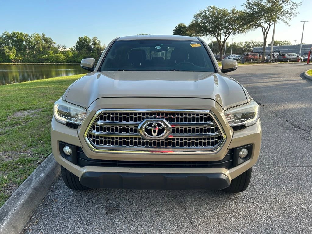 Used 2017 Toyota Tacoma TRD Sport AWD/4WD image 9