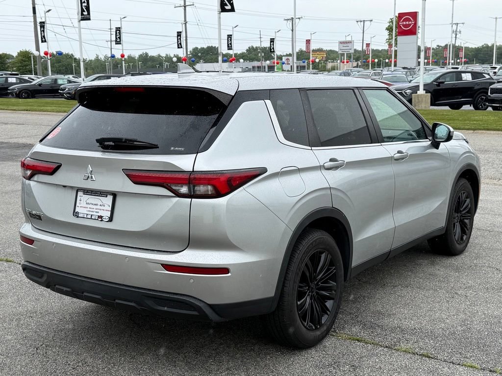Used 2022 Mitsubishi Outlander ES AWD/4WD image 7