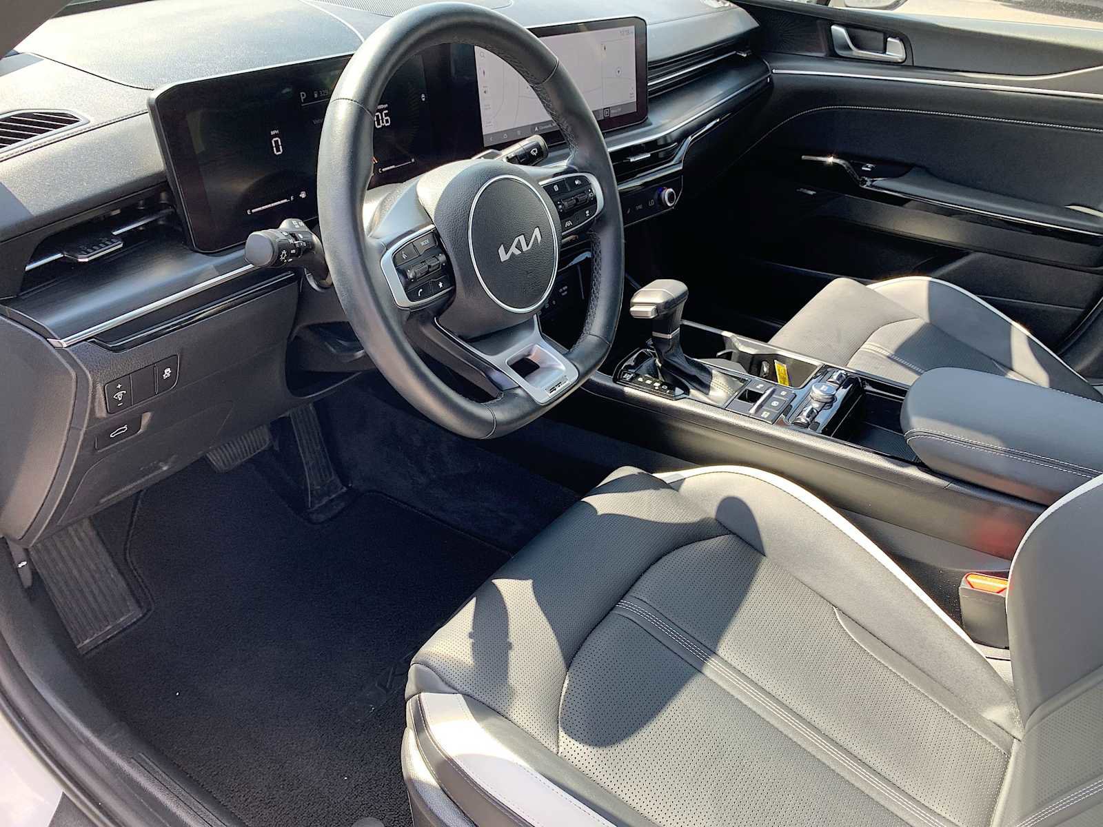 Used 2025 Kia K5 GT-Line w/ GT-Line Premium Package image 10