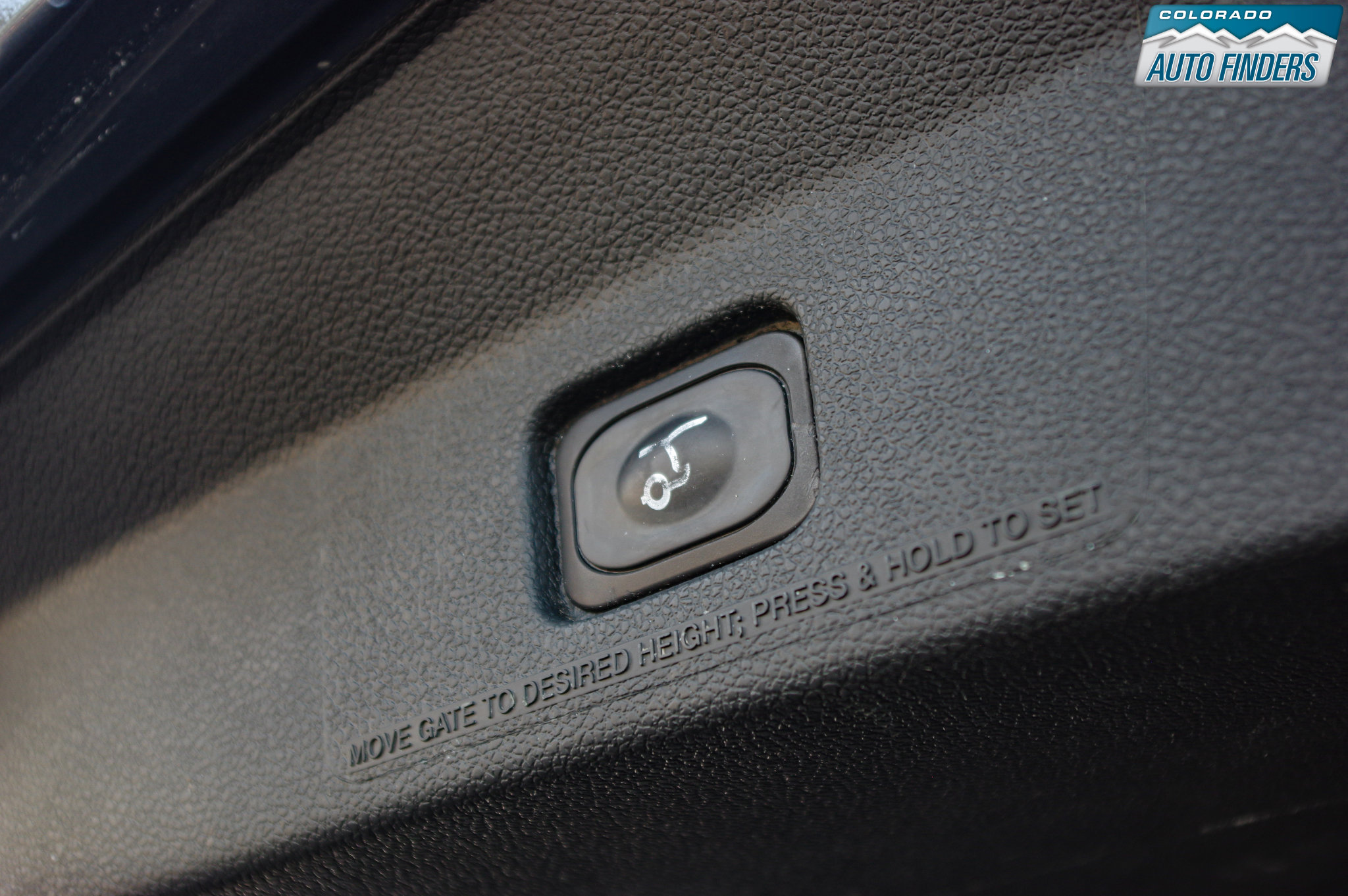 Used 2019 Ford Explorer Platinum image 32