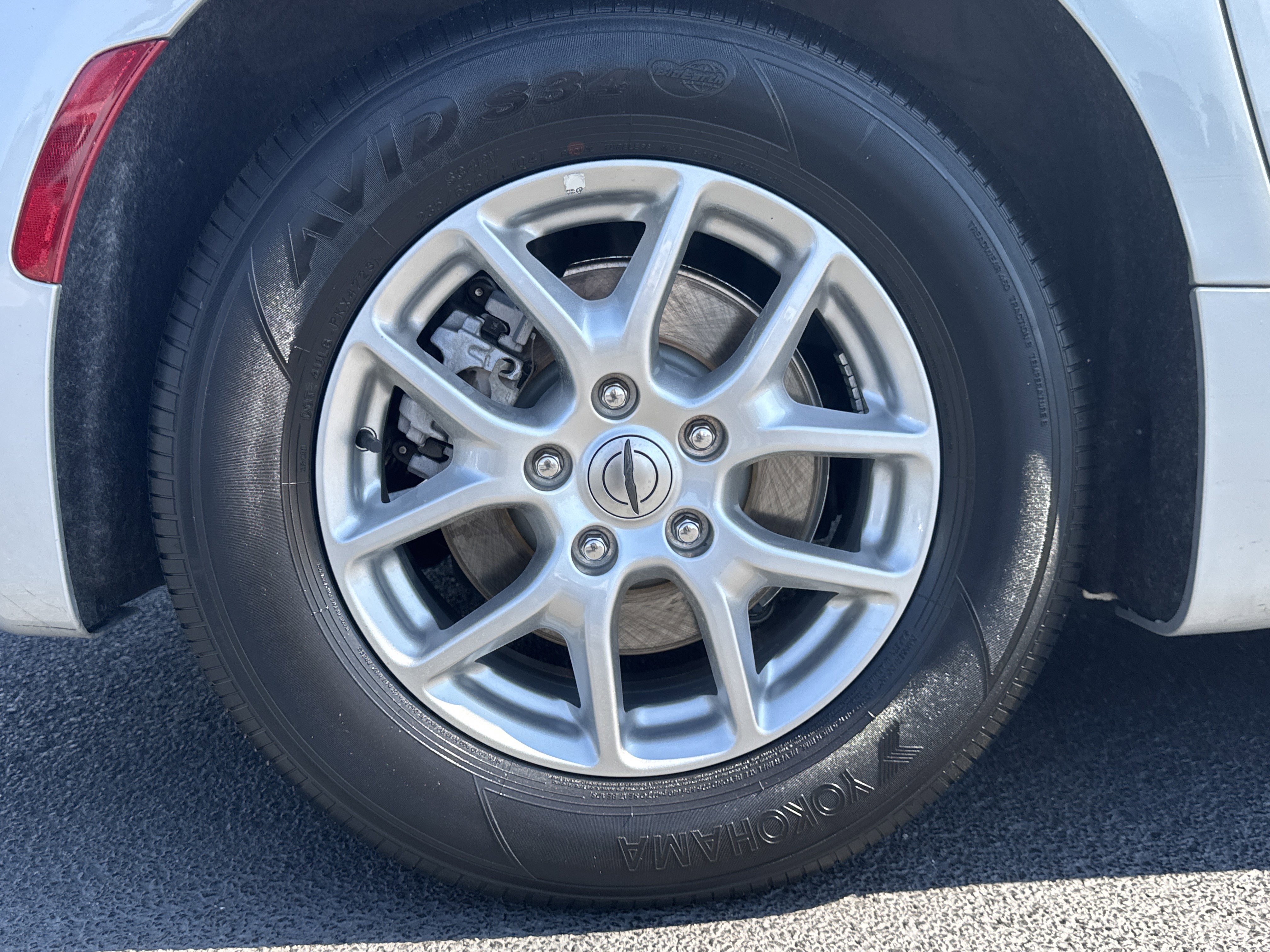 Used 2024 Chrysler Pacifica Touring-L image 19