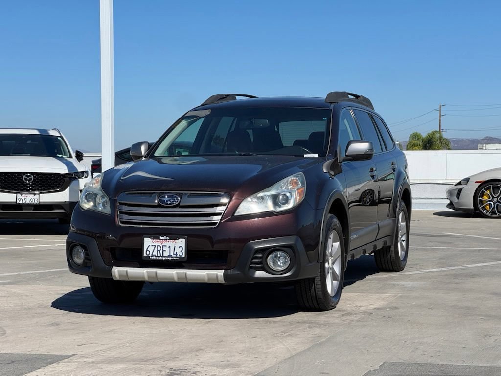 Used 2013 Subaru Outback 3.6R Limited w/ Special Appearance Pkg AWD/4WD image 4