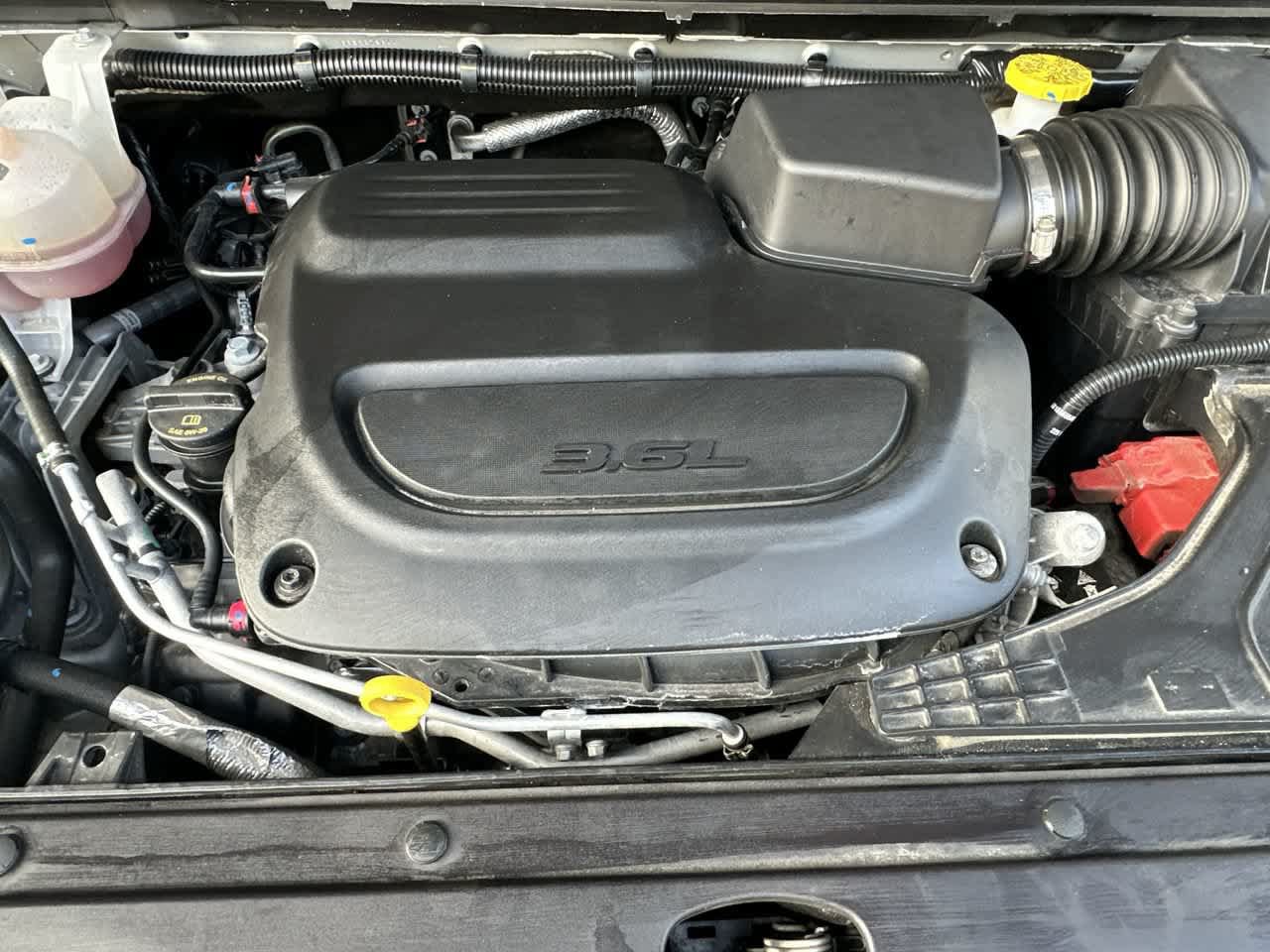 Used 2026 Chrysler Pacifica Limited FWD image 12