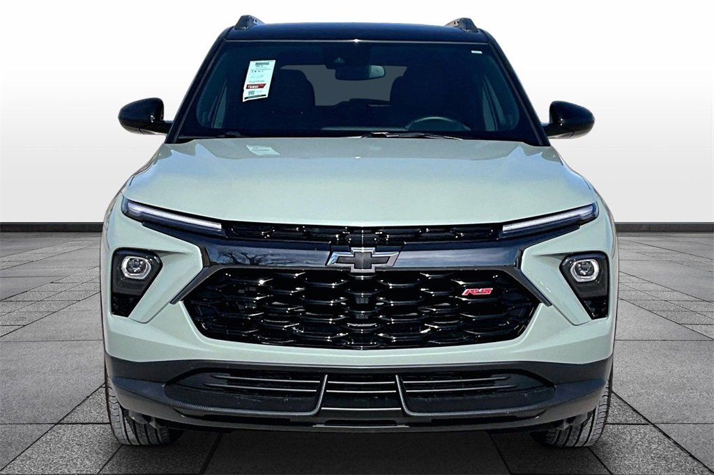 Used 2024 Chevrolet TrailBlazer RS w/ Driver Confidence Package image 3