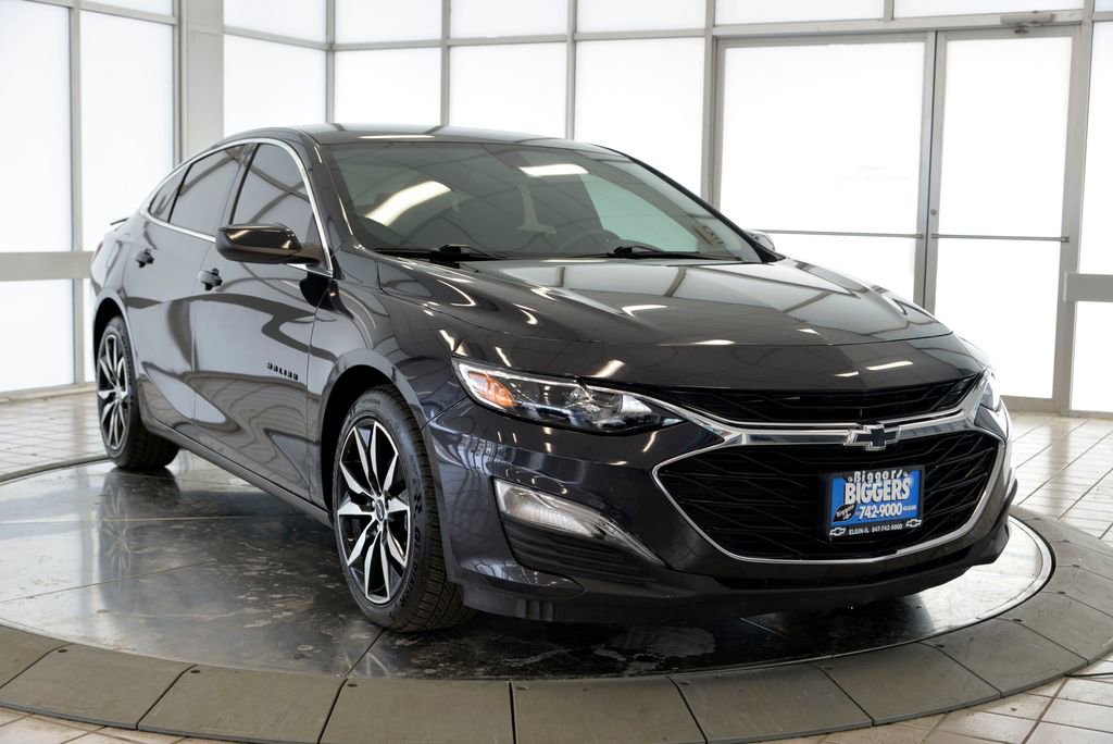 Used 2022 Chevrolet Malibu RS image 2