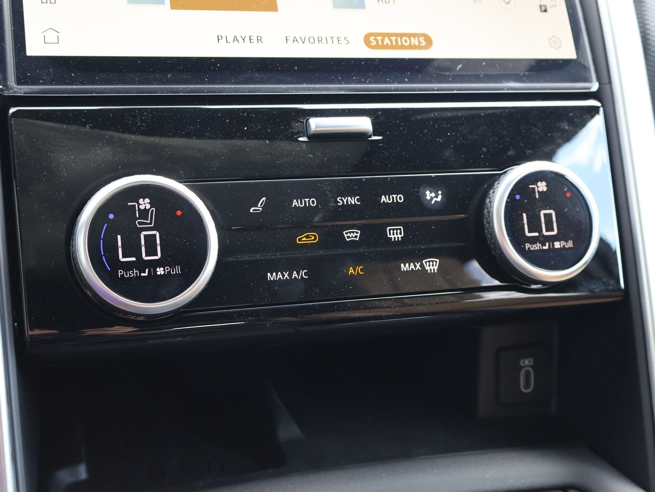 New 2026 Land Rover Discovery Dynamic SE AWD/4WD image 18