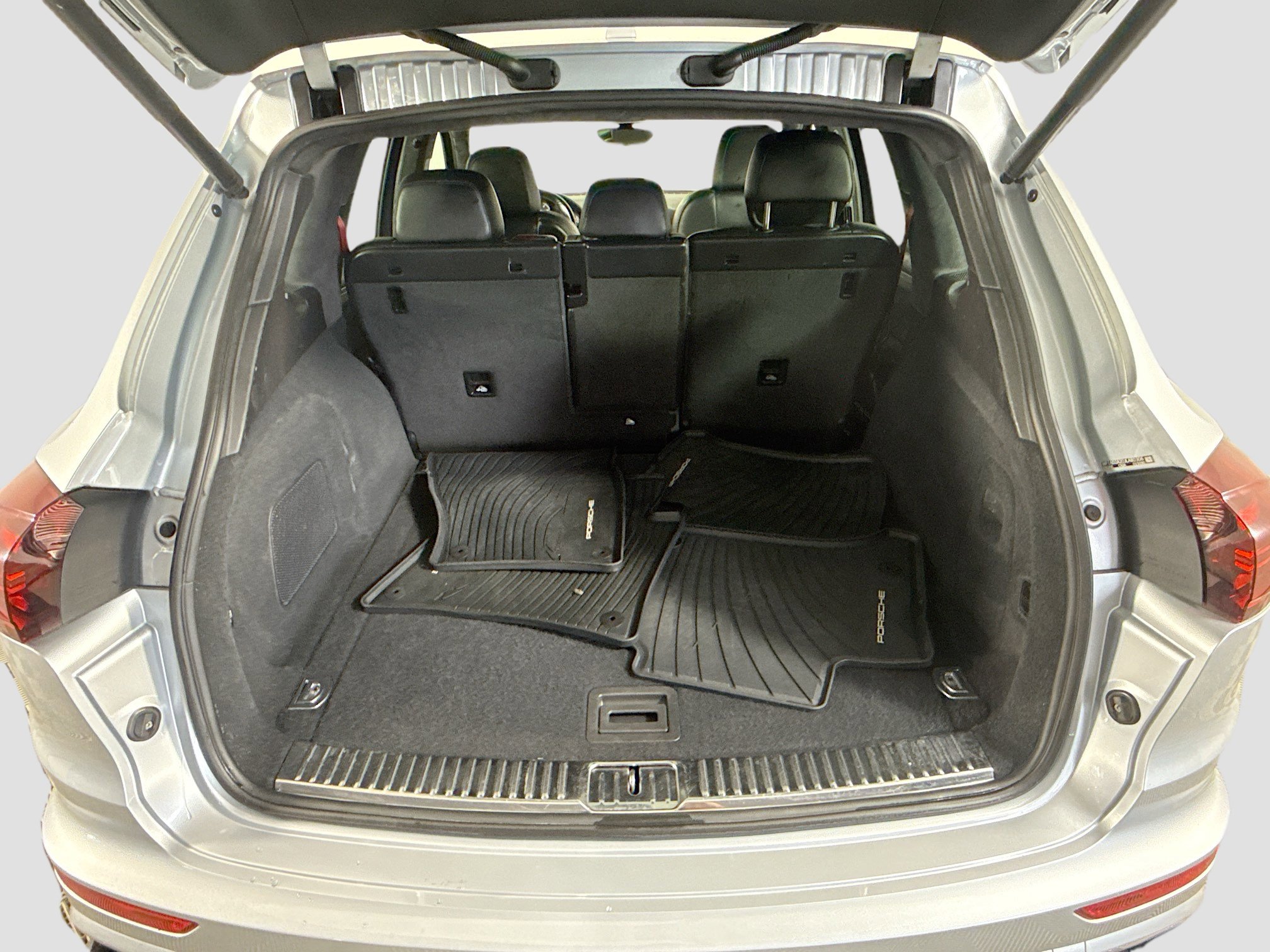 Used 2018 Porsche Cayenne GTS image 34