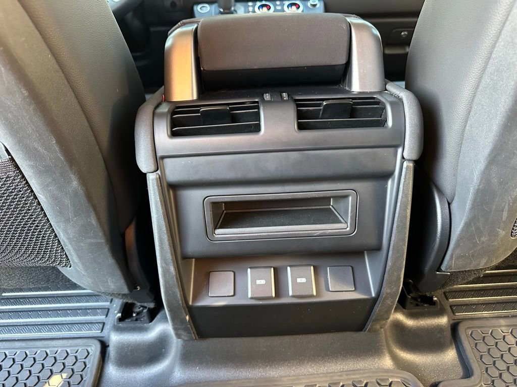 Used 2023 Land Rover Defender 110 S image 34