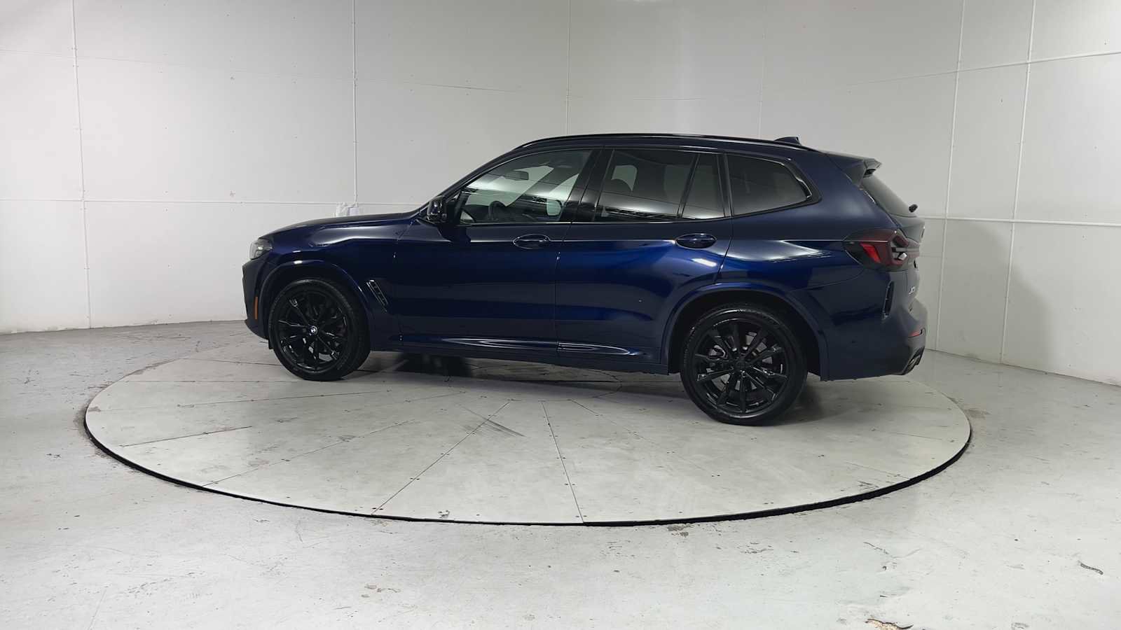 Used 2023 BMW X3 xDrive30i w/ M Sport Package image 4