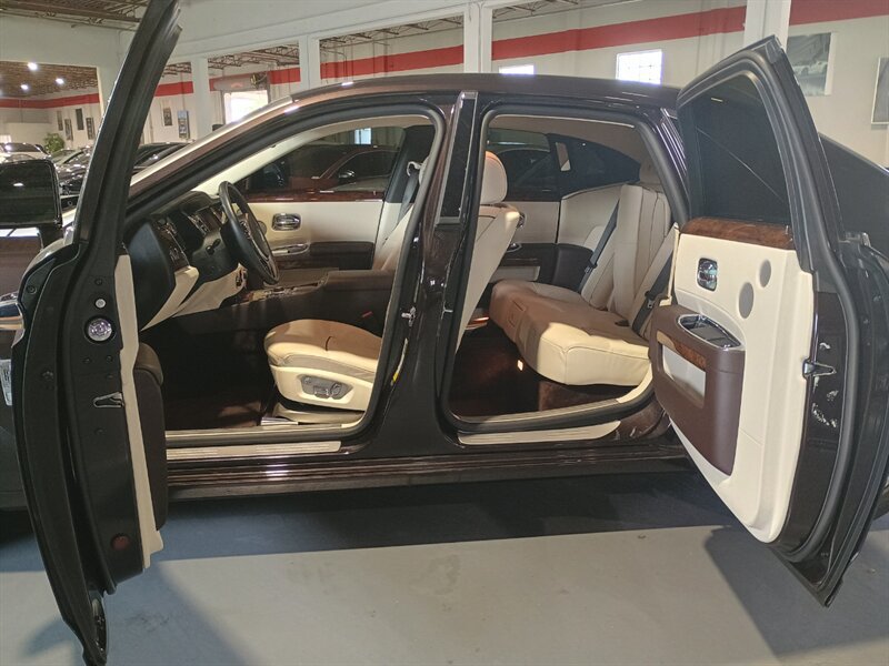 Used 2013 Rolls-Royce Ghost RWD image 14