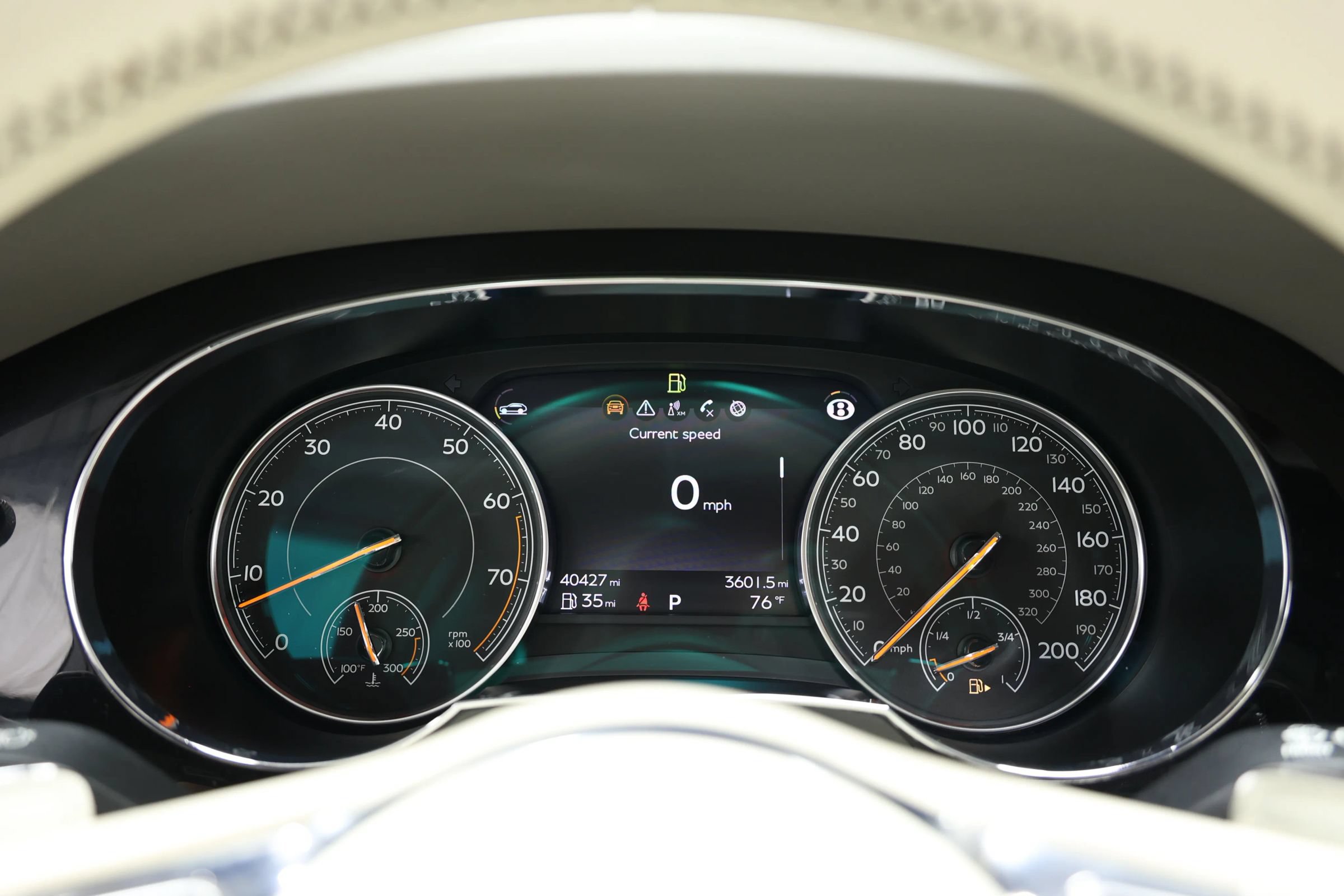 Used 2018 Bentley Bentayga Onyx Edition AWD/4WD image 31