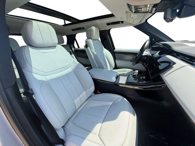 Used 2024 Land Rover Range Rover Sport SE AWD/4WD image 16