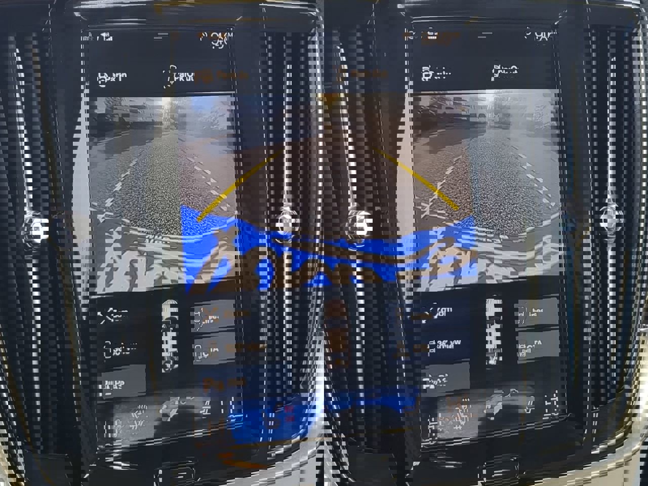 Used 2018 Volvo S90 T5 Momentum w/ Convenience Package image 18