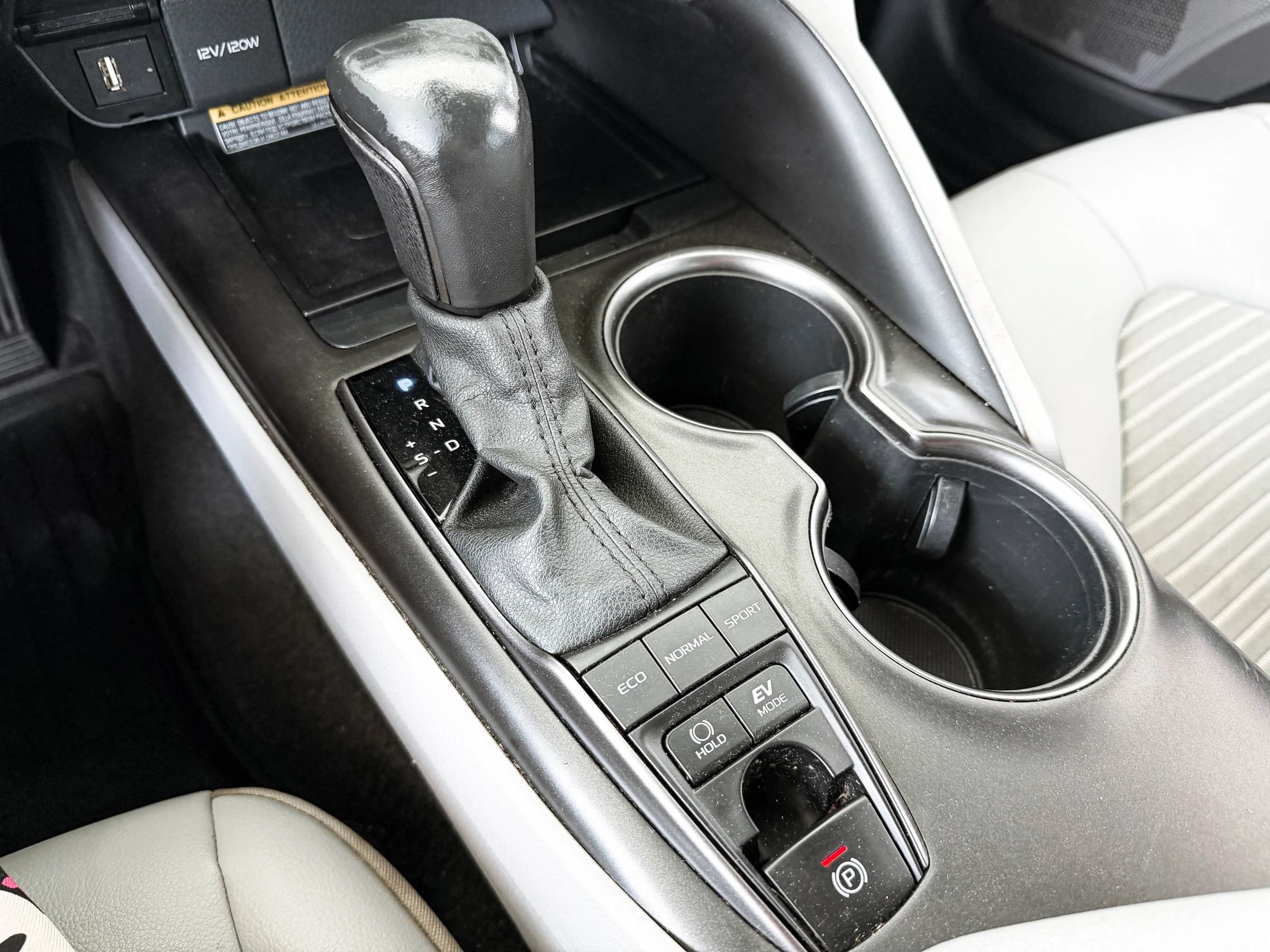 Used 2021 Toyota Camry SE w/ Audio Upgrade Package FWD image 22