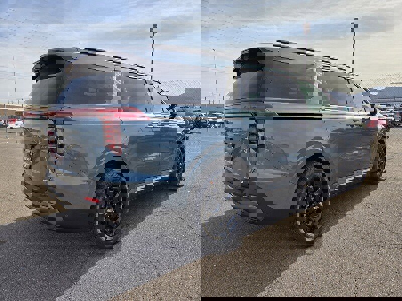 New 2026 Kia Carnival SX Prestige image 3