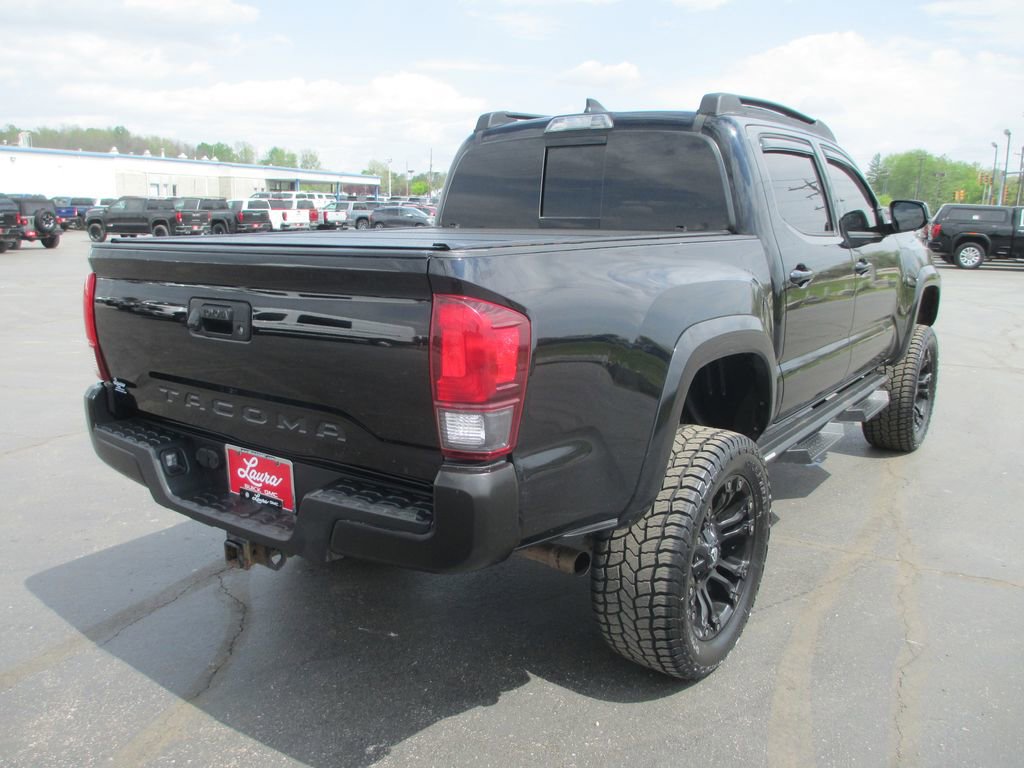 Used 2019 Toyota Tacoma SR5 AWD/4WD image 4