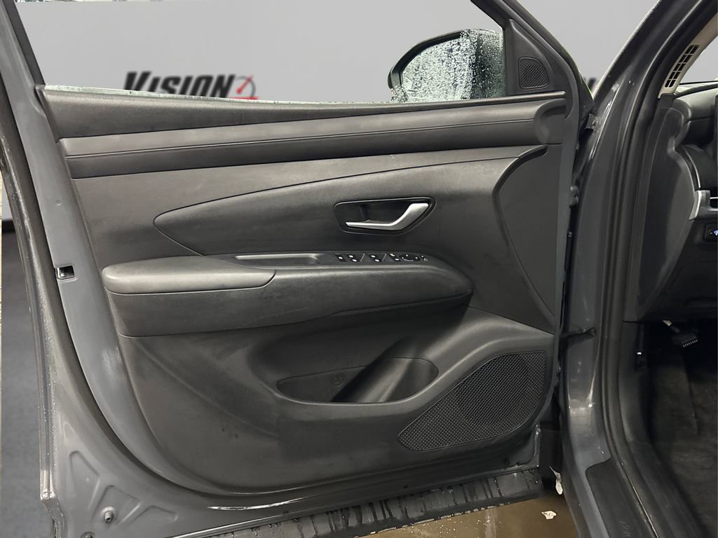 Certified 2025 Hyundai Tucson SE image 22