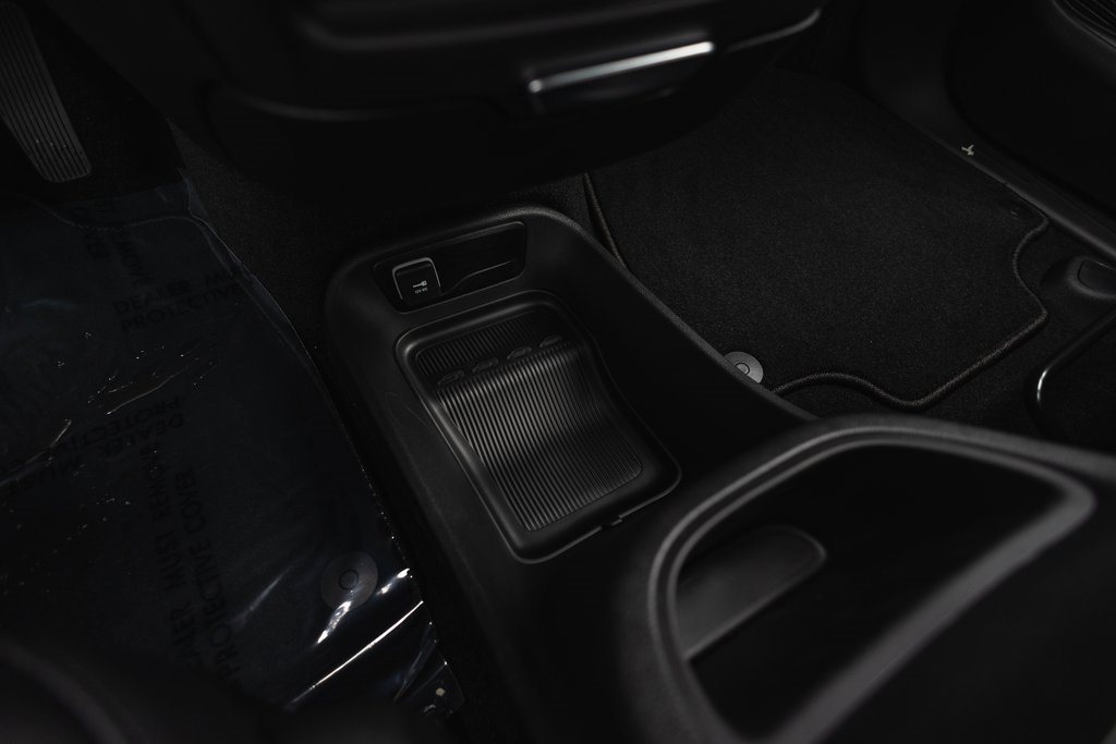 New 2026 Chrysler Pacifica Select w/ S Appearance Package image 18