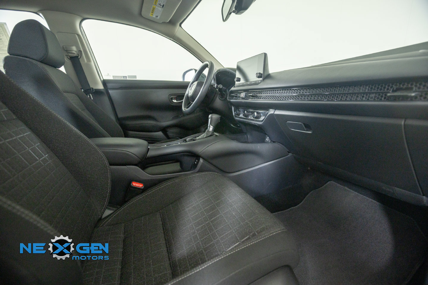 Used 2024 Honda HR-V LX image 7